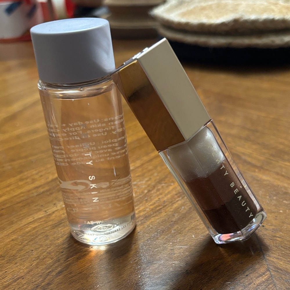 Fenty Beauty Gloss Bomb - Spiked Hot Chocolit & Fenty Skin Fat Water